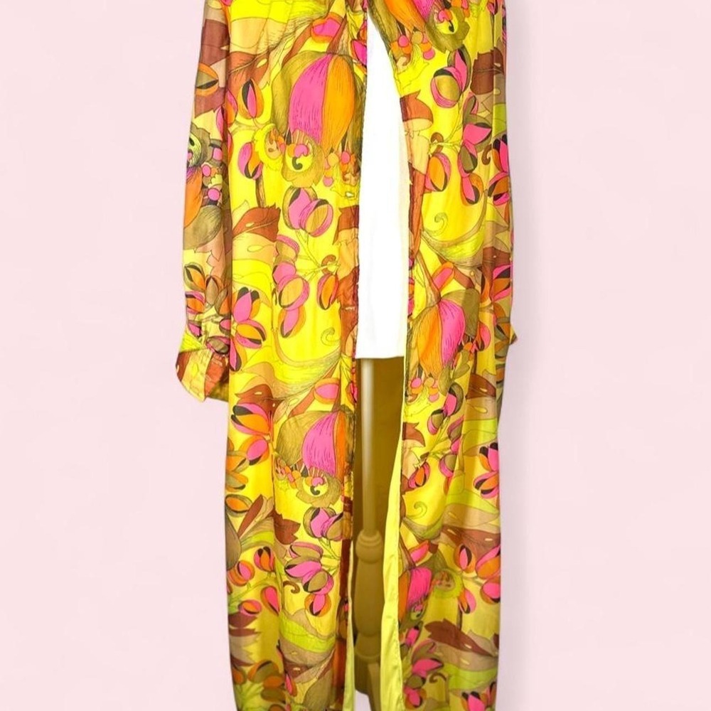 Vintage 60s Psychedelic House Coat, By Vanity Fair Easton, Chiffon, Mod Floral - Picture 2 of 8